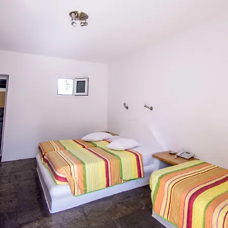 Paradise Hotell 2*