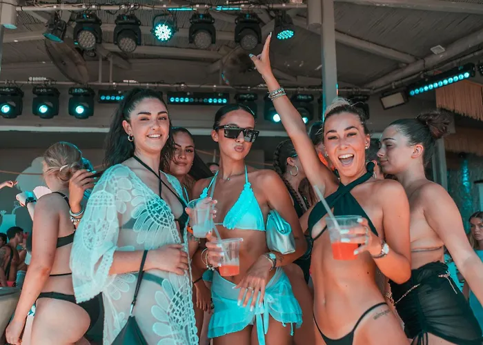 Ξενοδοχείο Paradise 2*