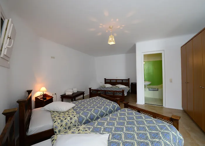 Paradise Ξενοδοχείο 2*