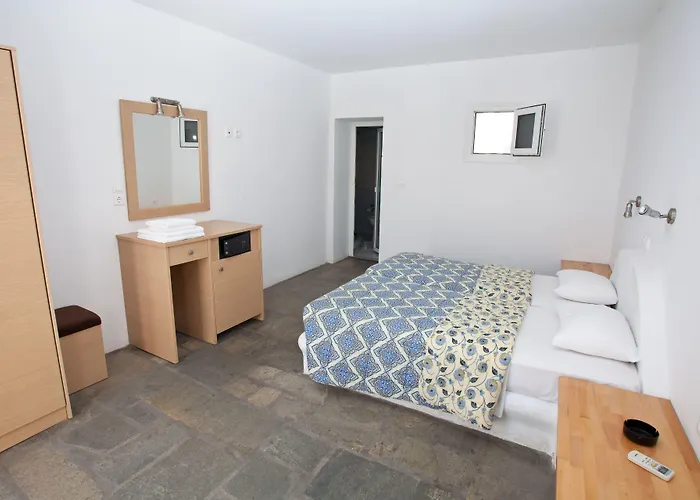 Paradise Ξενοδοχείο 2*