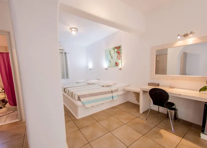 Paradise Ξενοδοχείο 2*