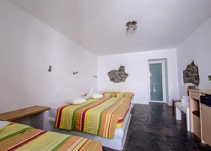 Ξενοδοχείο Paradise 2*